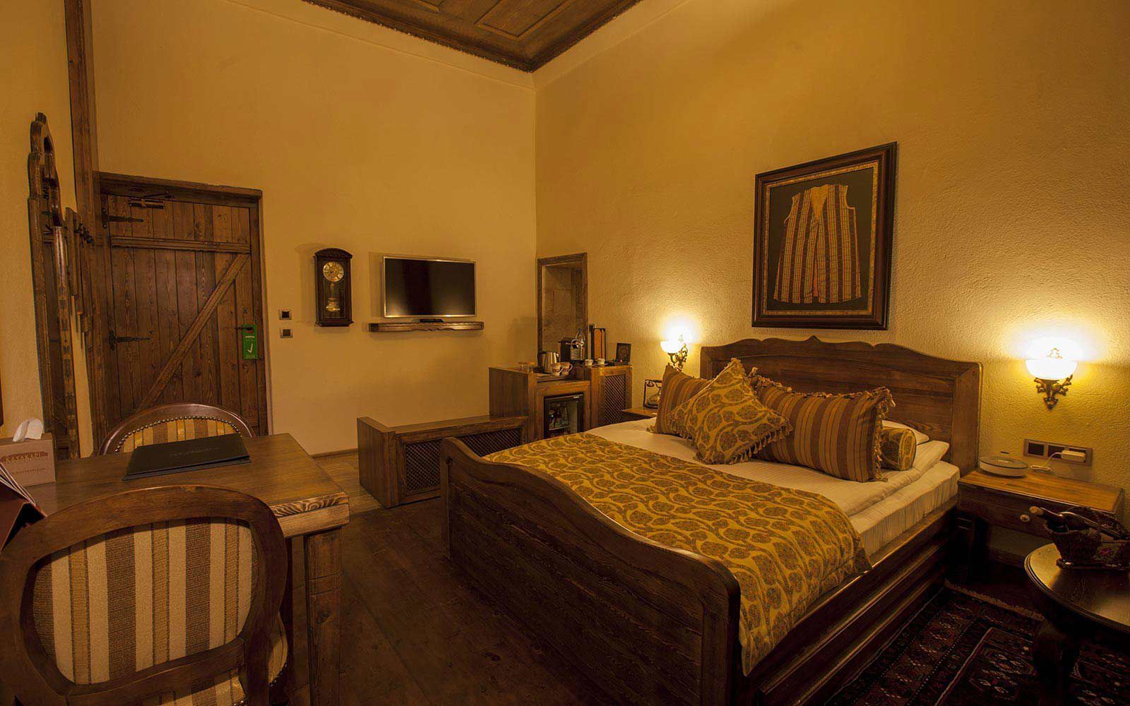 Majestic Cave Suites