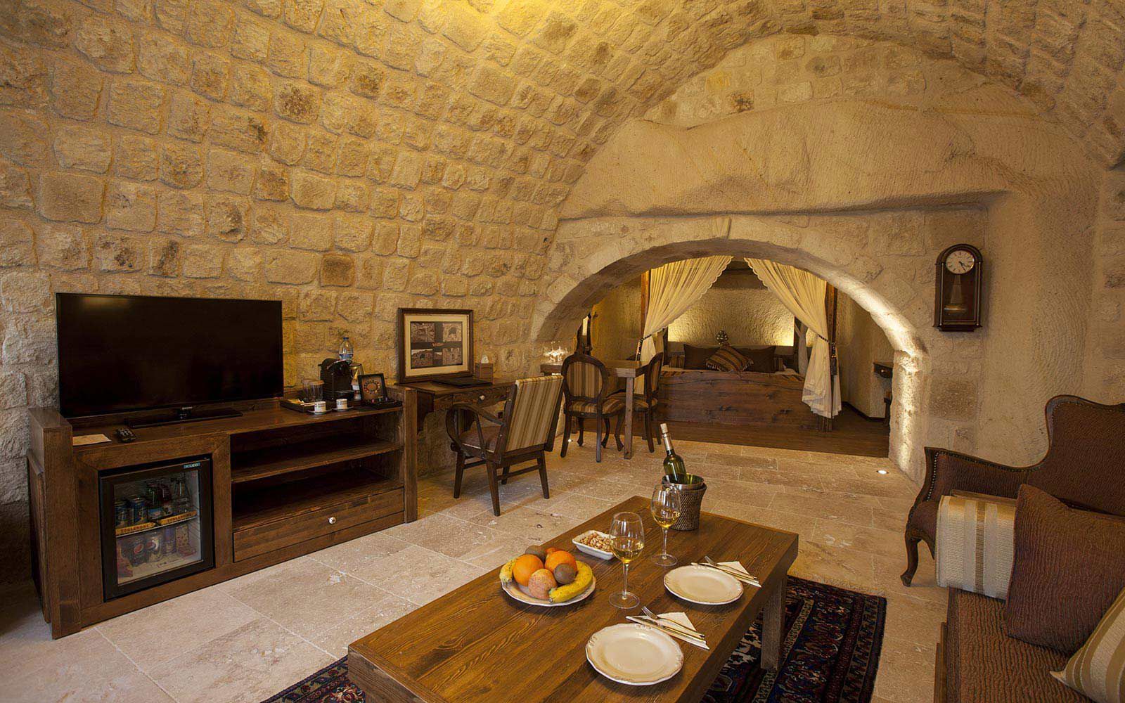 Glorius Cave Suites